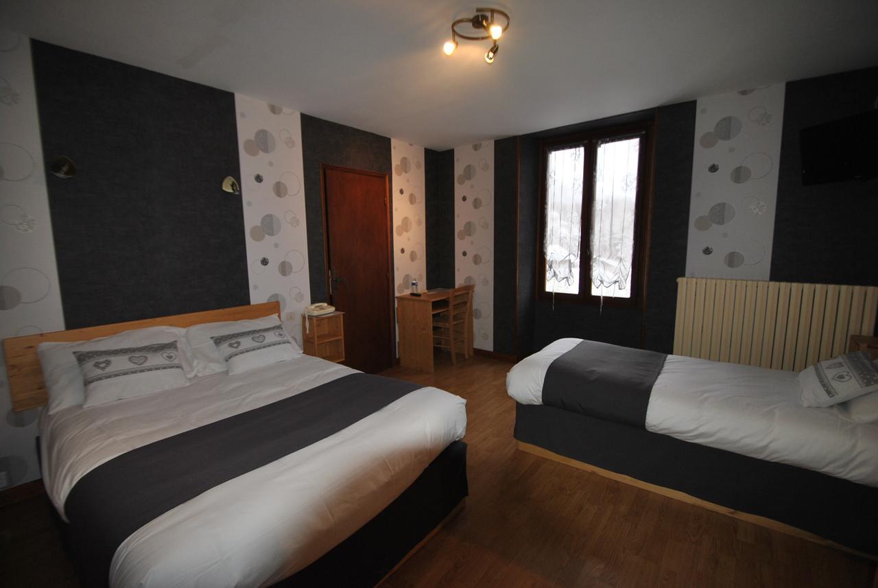 Auberge Du Herisson La Chaux-du-Dombief Buitenkant foto