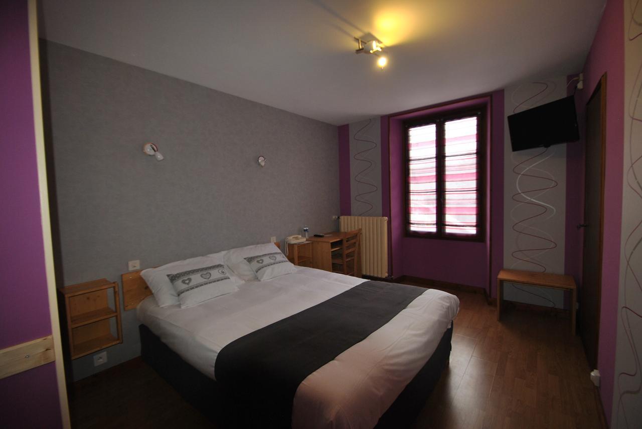 Auberge Du Herisson La Chaux-du-Dombief Buitenkant foto