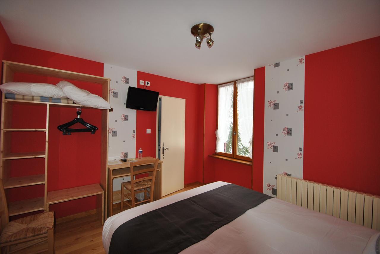 Auberge Du Herisson La Chaux-du-Dombief Buitenkant foto