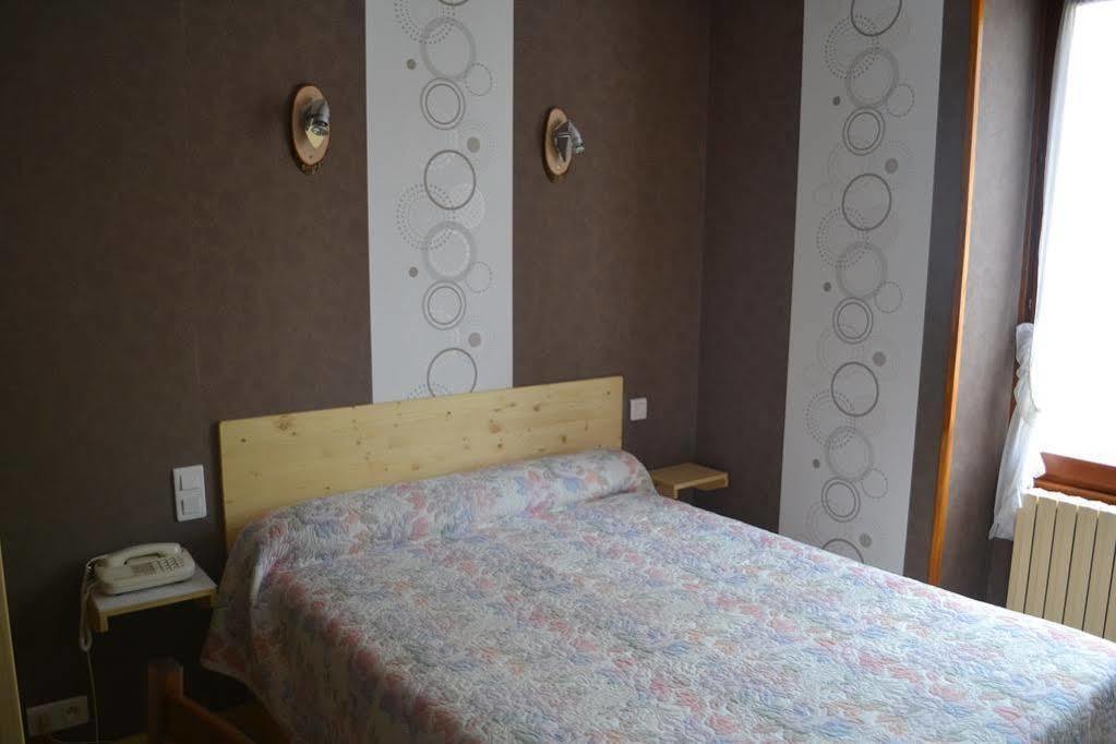 Auberge Du Herisson La Chaux-du-Dombief Buitenkant foto