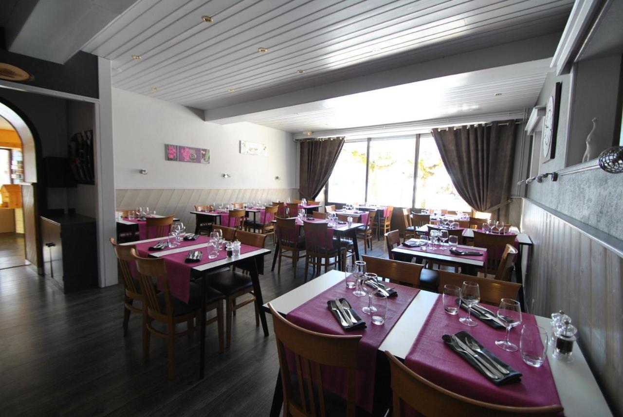Auberge Du Herisson La Chaux-du-Dombief Buitenkant foto